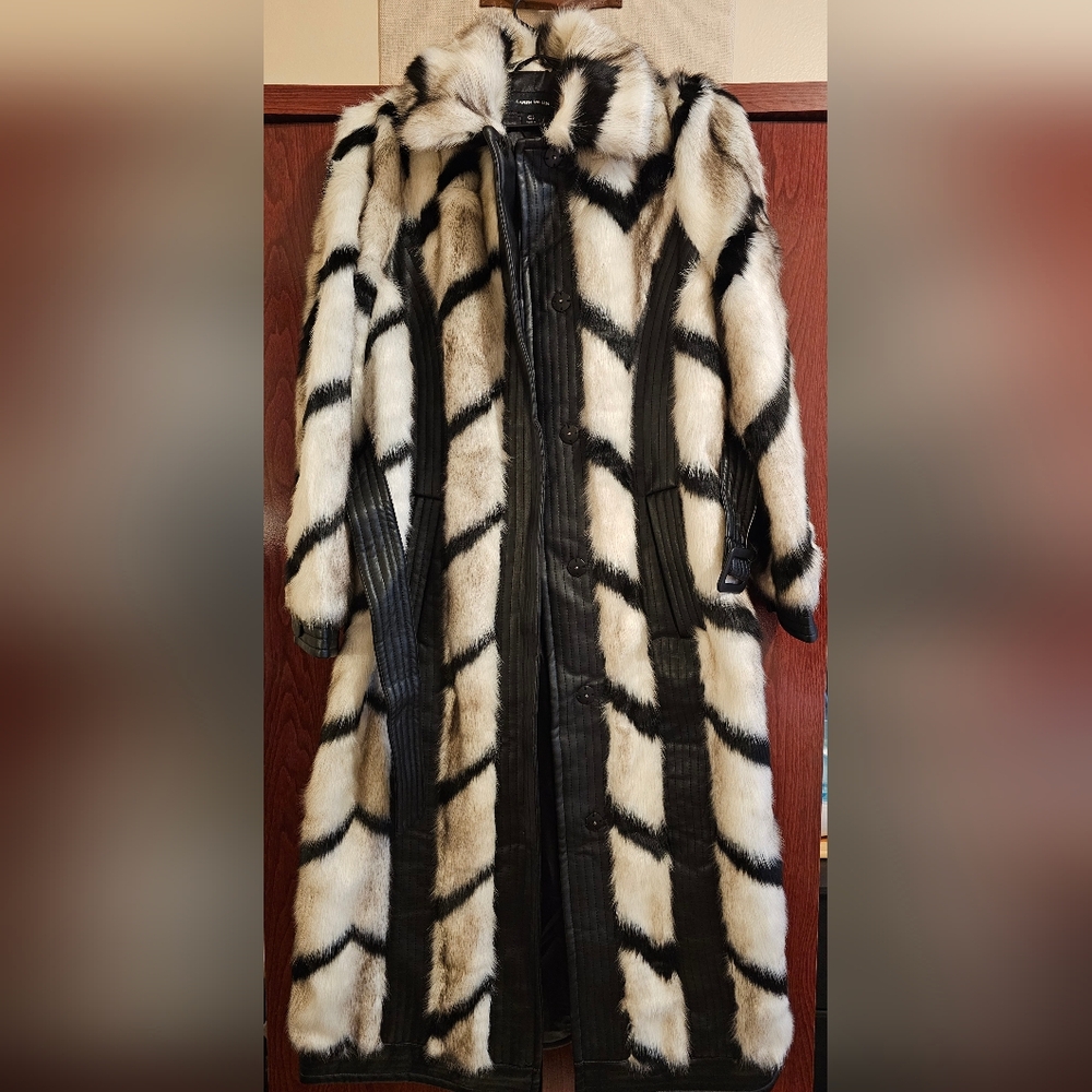 Karen Millen Panelled Stripe Faux Fur Pu Belted Long Coat